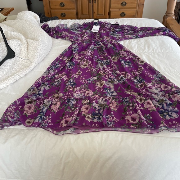 Dress - Picture 2 of 5